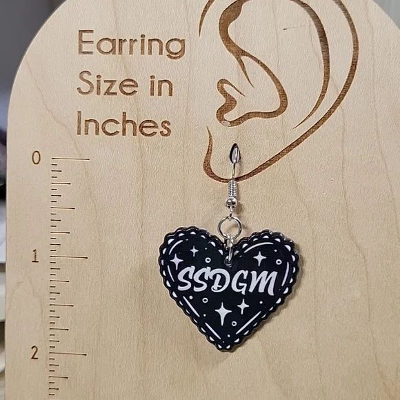 My Favorite Murder Earrings, Stay Sexy and Don't Get Murdered, drop earrings - Picture 3 of 7